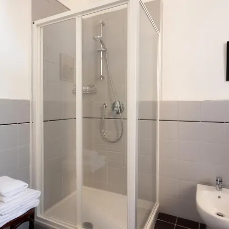 Matteotti 招待所 萨尔扎纳