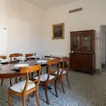 Matteotti 게스트하우스 사르자나