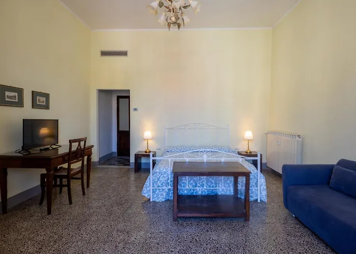 Pensión Matteotti Sarzana
